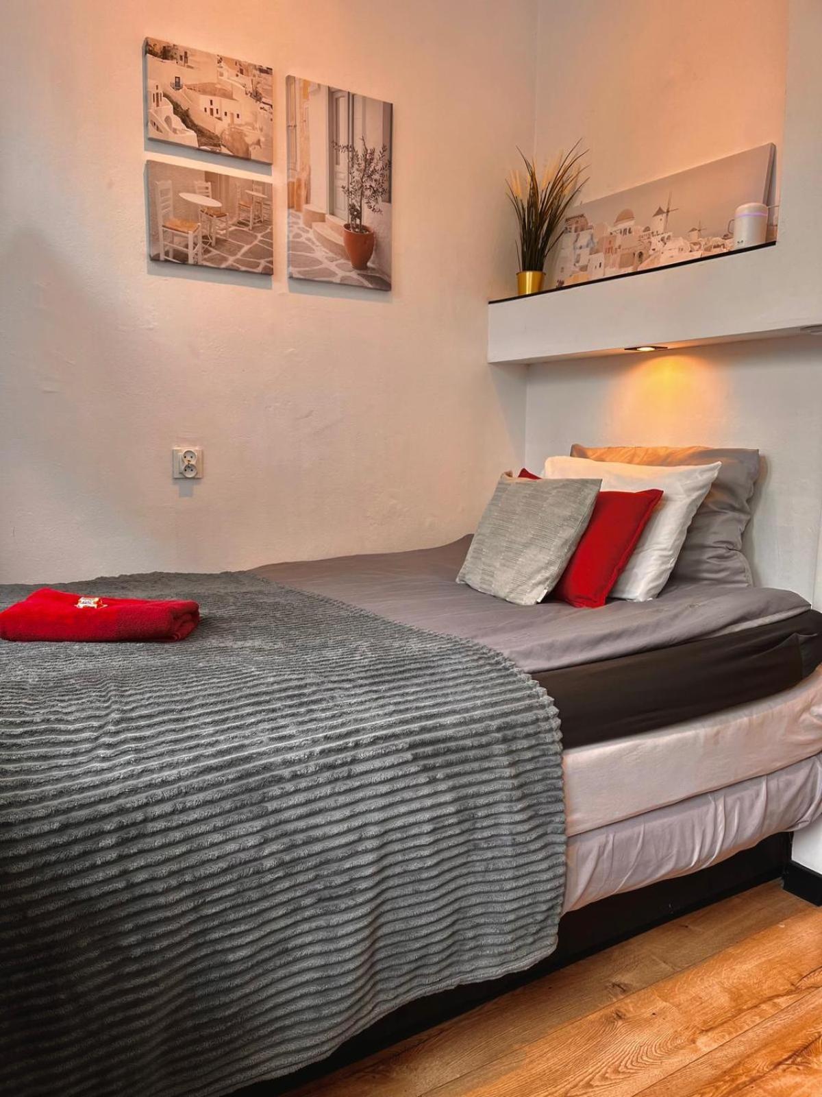 Petit 1 Bed Room Condo Warszawa Center Екстериор снимка